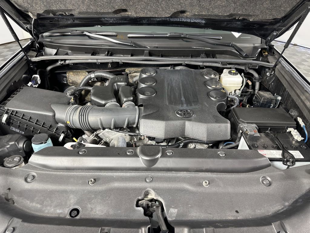 Used 2023 Toyota 4Runner Limited AWD/4WD image 7