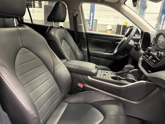 Certified 2024 Toyota Highlander XLE image 88