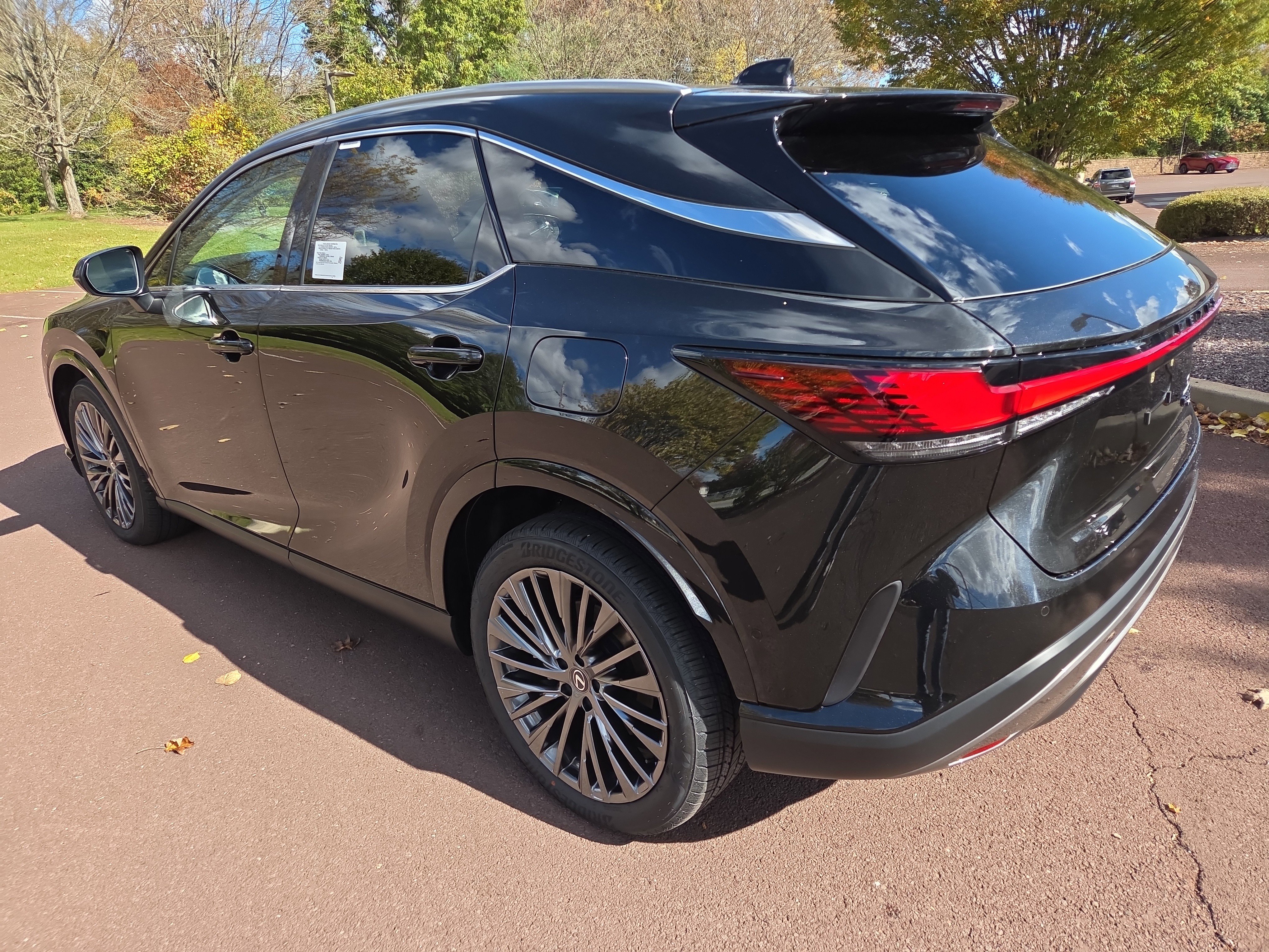 New 2025 Lexus RX 350 w/ Luxury Package image 4