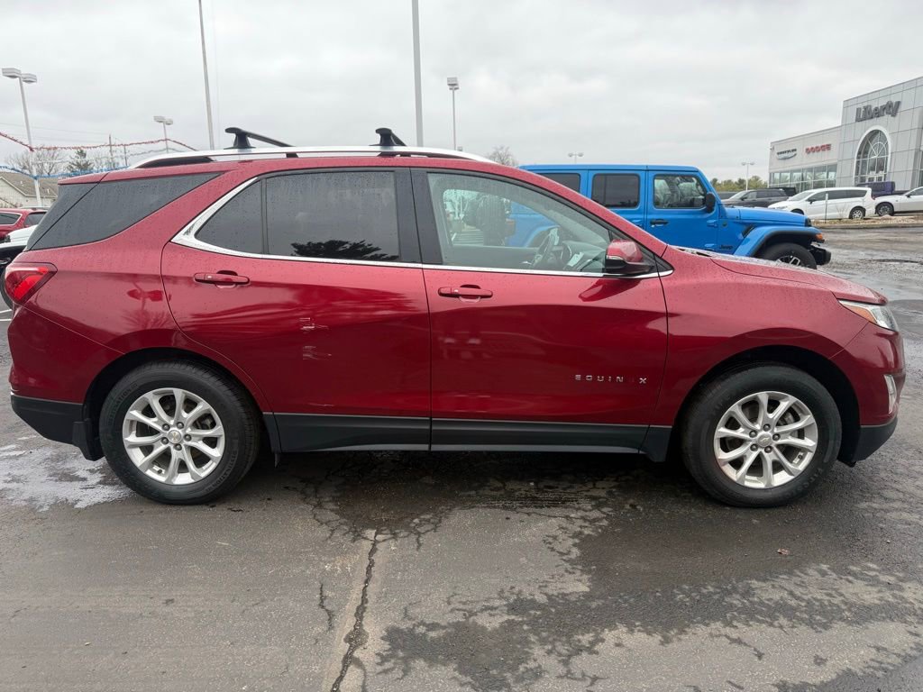 Used 2018 Chevrolet Equinox LT w/ Sun & Infotainment Package image 2