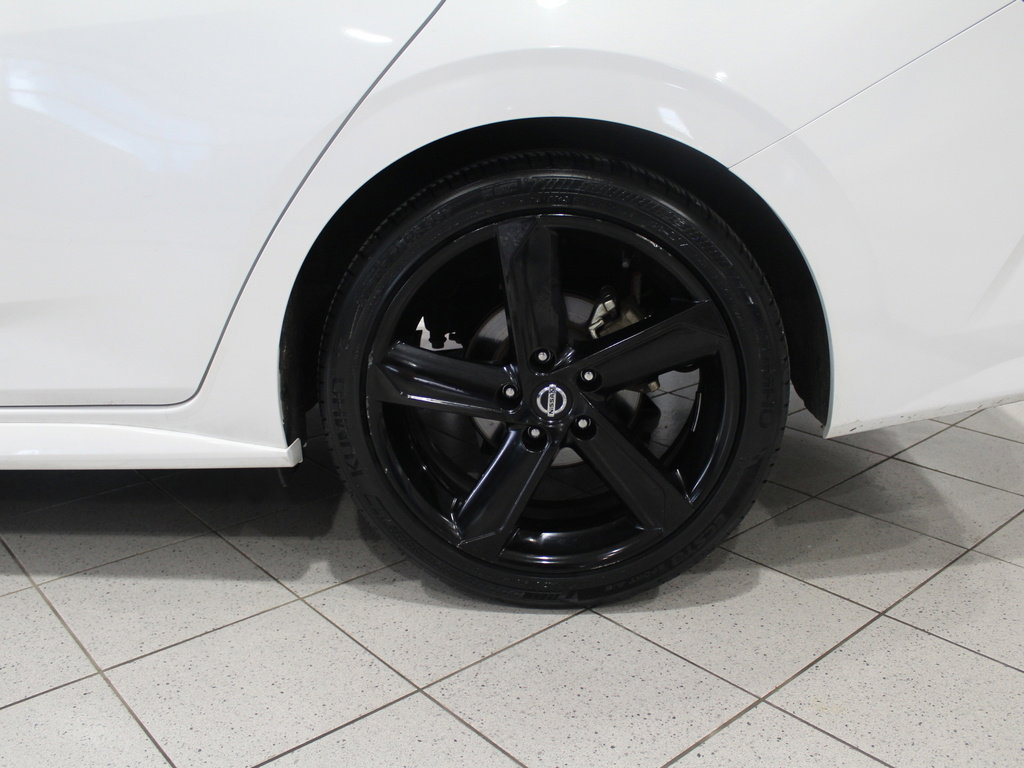 Used 2022 Nissan Sentra SR w/ SR Premium Package image 10