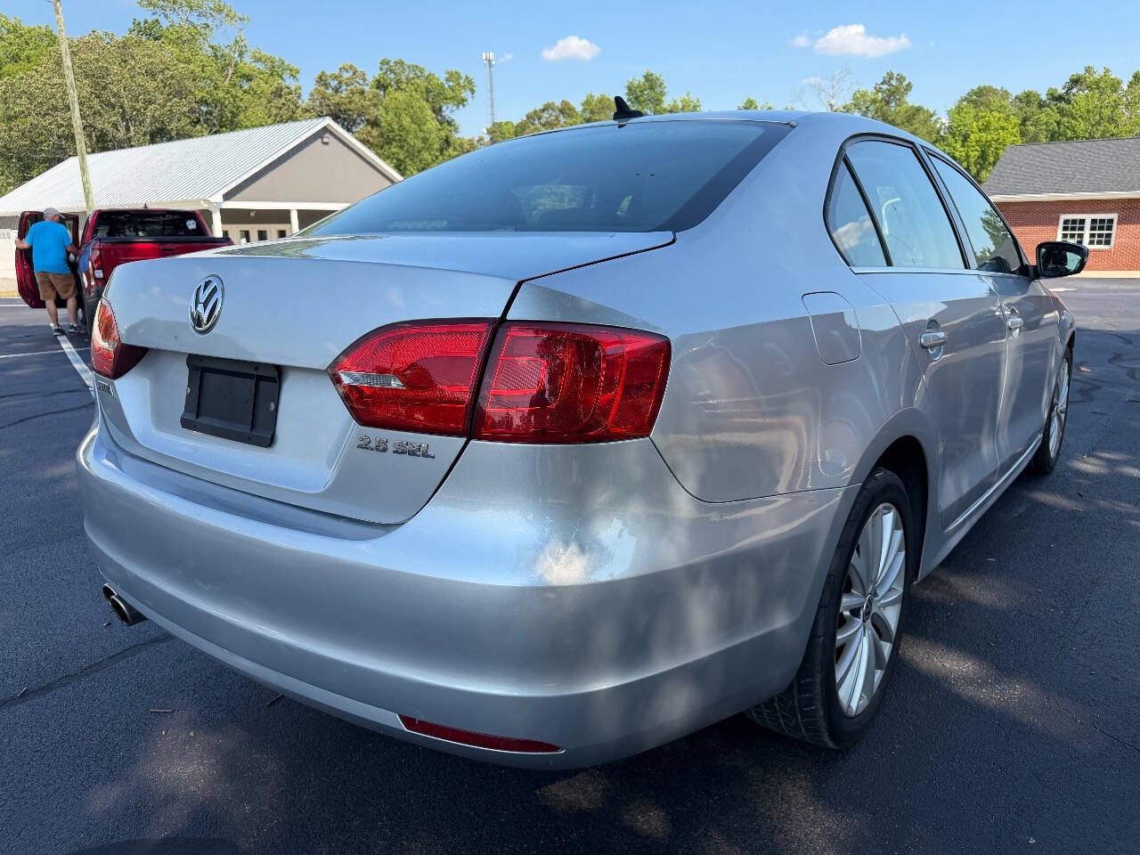 Used 2011 Volkswagen Jetta SEL FWD image 7
