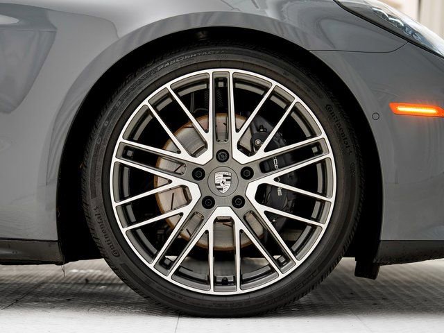 Certified 2025 Porsche Panamera 4 image 29