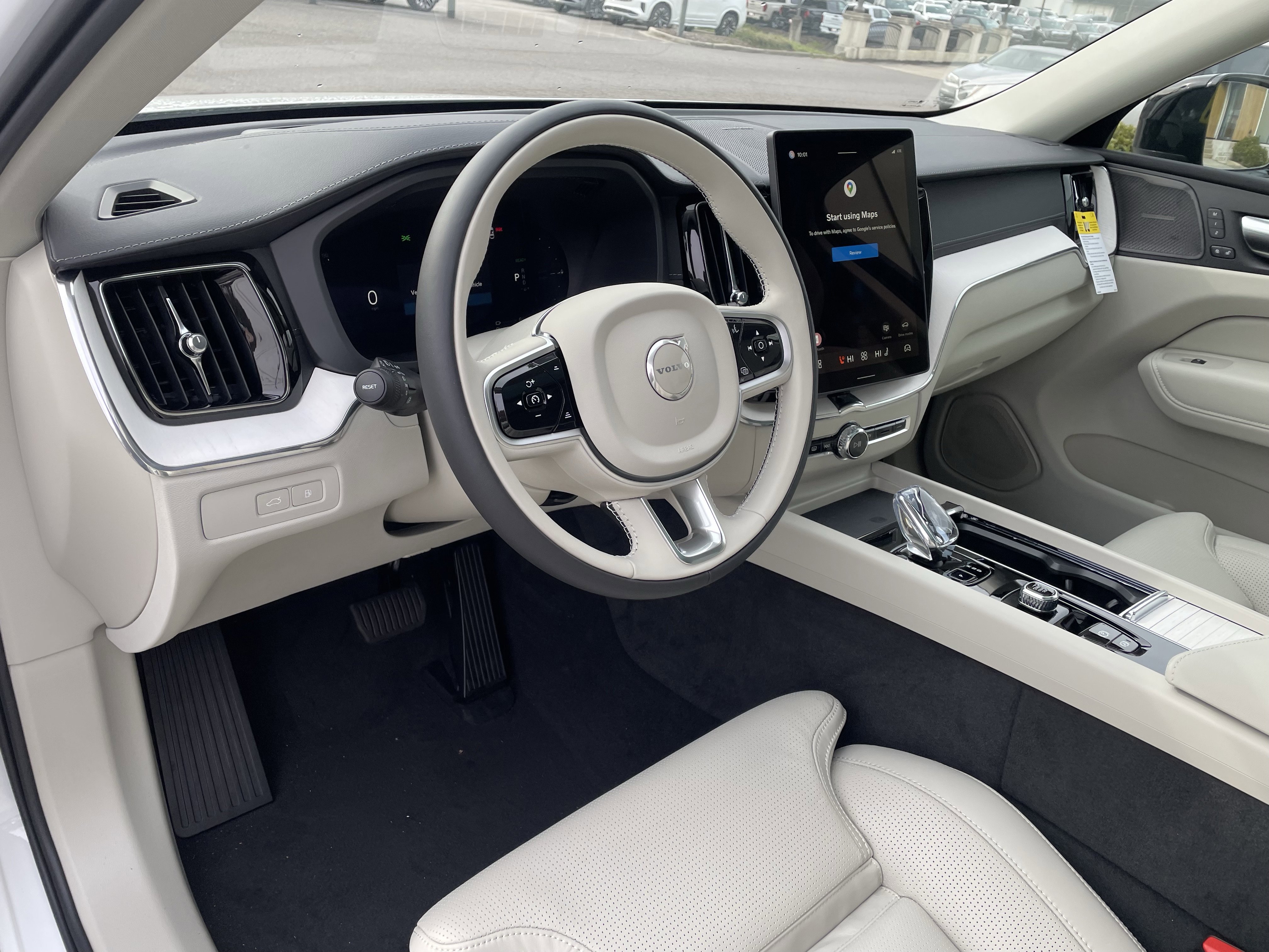 New 2026 Volvo XC60 T8 Ultra w/ Protection Package Premier image 17