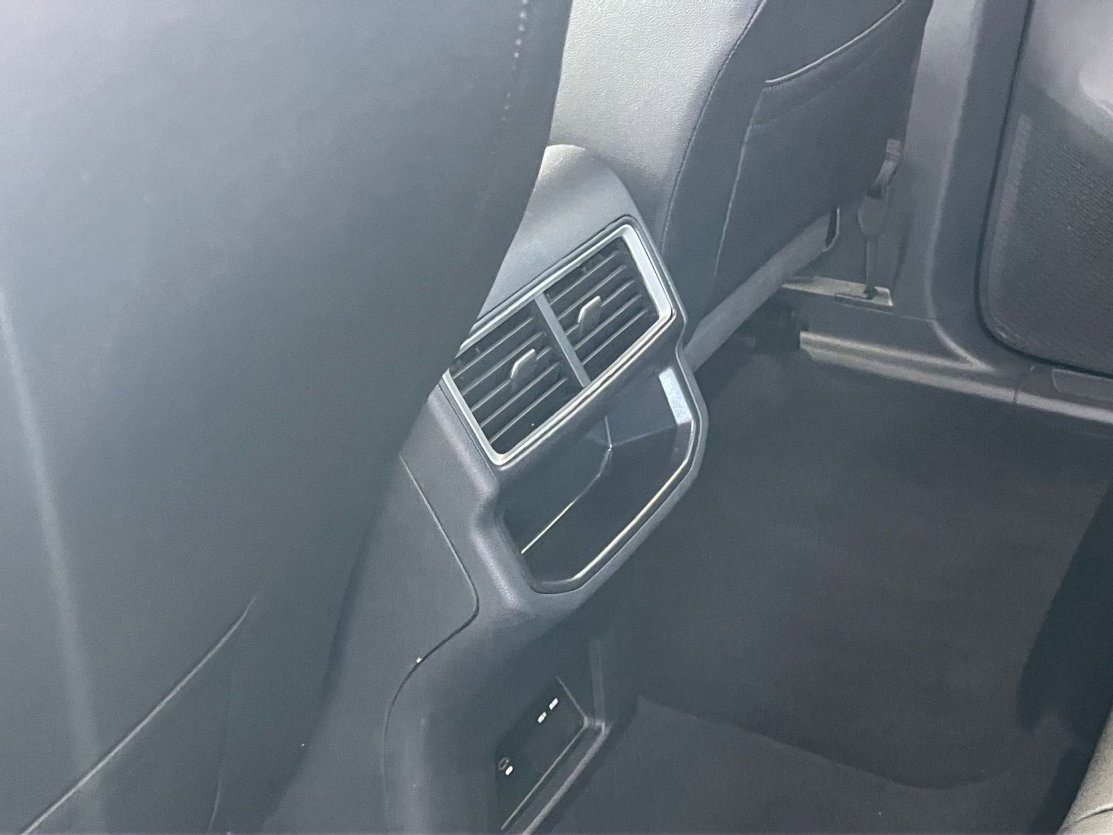 Used 2025 Volkswagen Atlas Cross Sport SE image 24