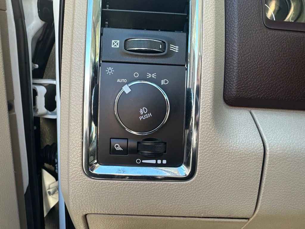 Used 2018 RAM 1500 Laramie w/ Convenience Group AWD/4WD image 13