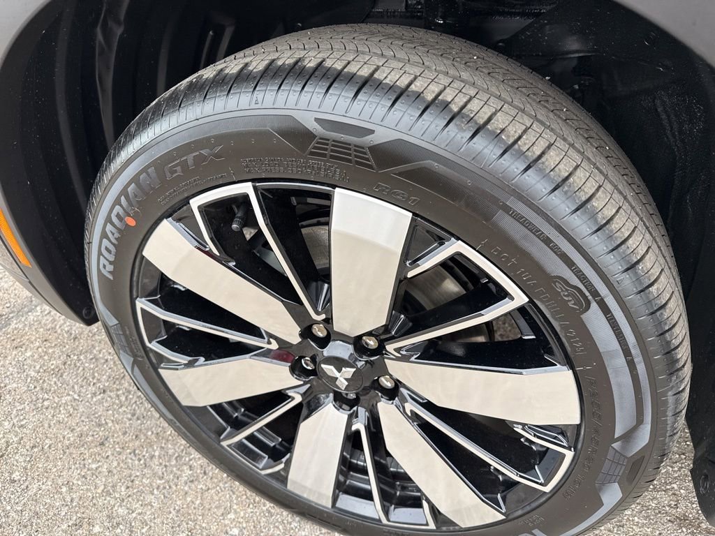 New 2025 Mitsubishi Outlander SE image 10