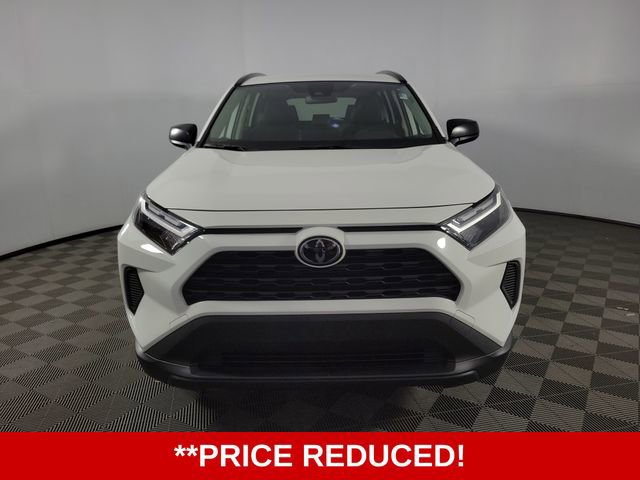 Used 2025 Toyota RAV4 LE AWD/4WD image 2