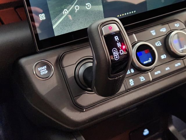 New 2026 Land Rover Defender 110 X-Dynamic SE image 19