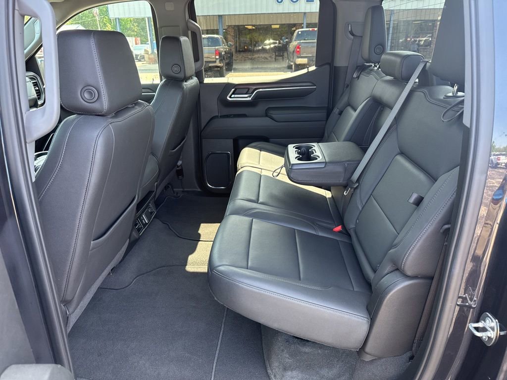 Used 2024 GMC Sierra 1500 SLT AWD/4WD image 12