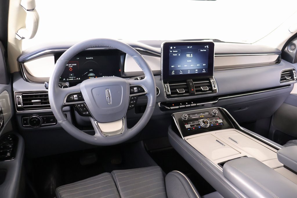 Used 2019 Lincoln Navigator L Black Label w/ Cargo Package image 2