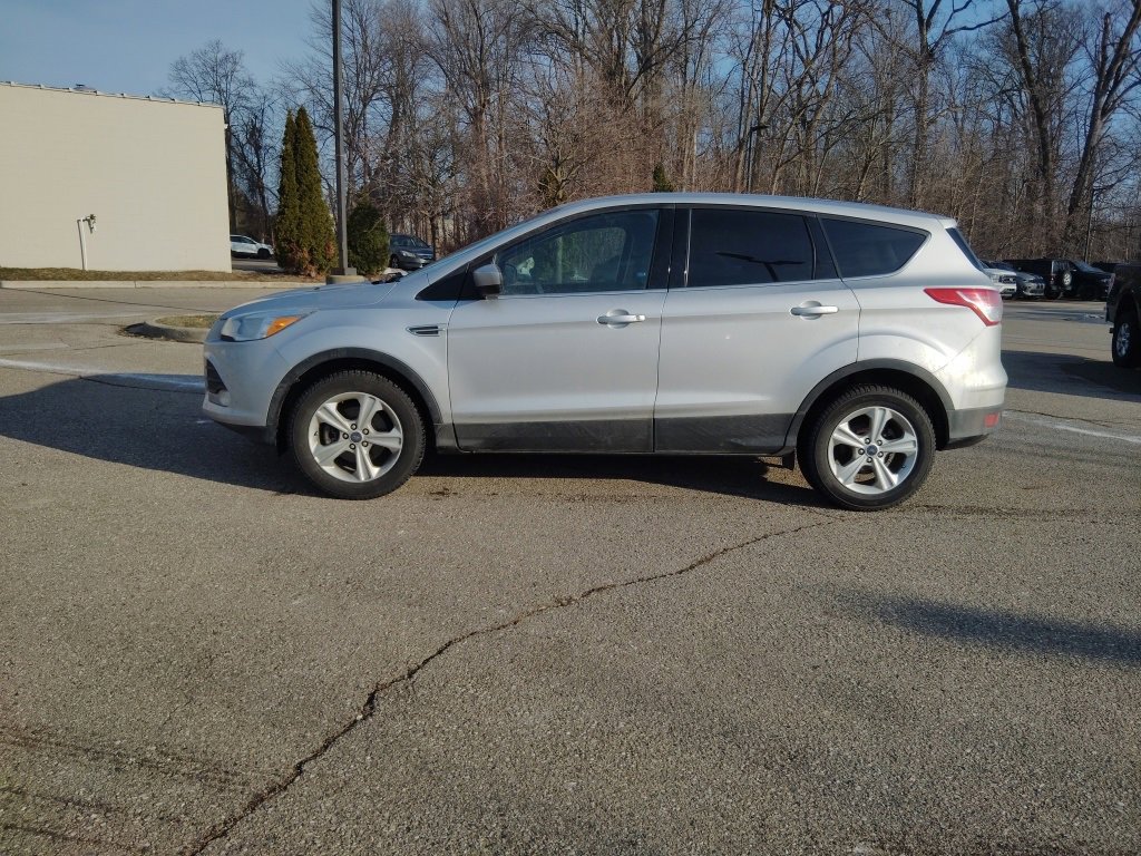 Used 2016 Ford Escape SE image 2