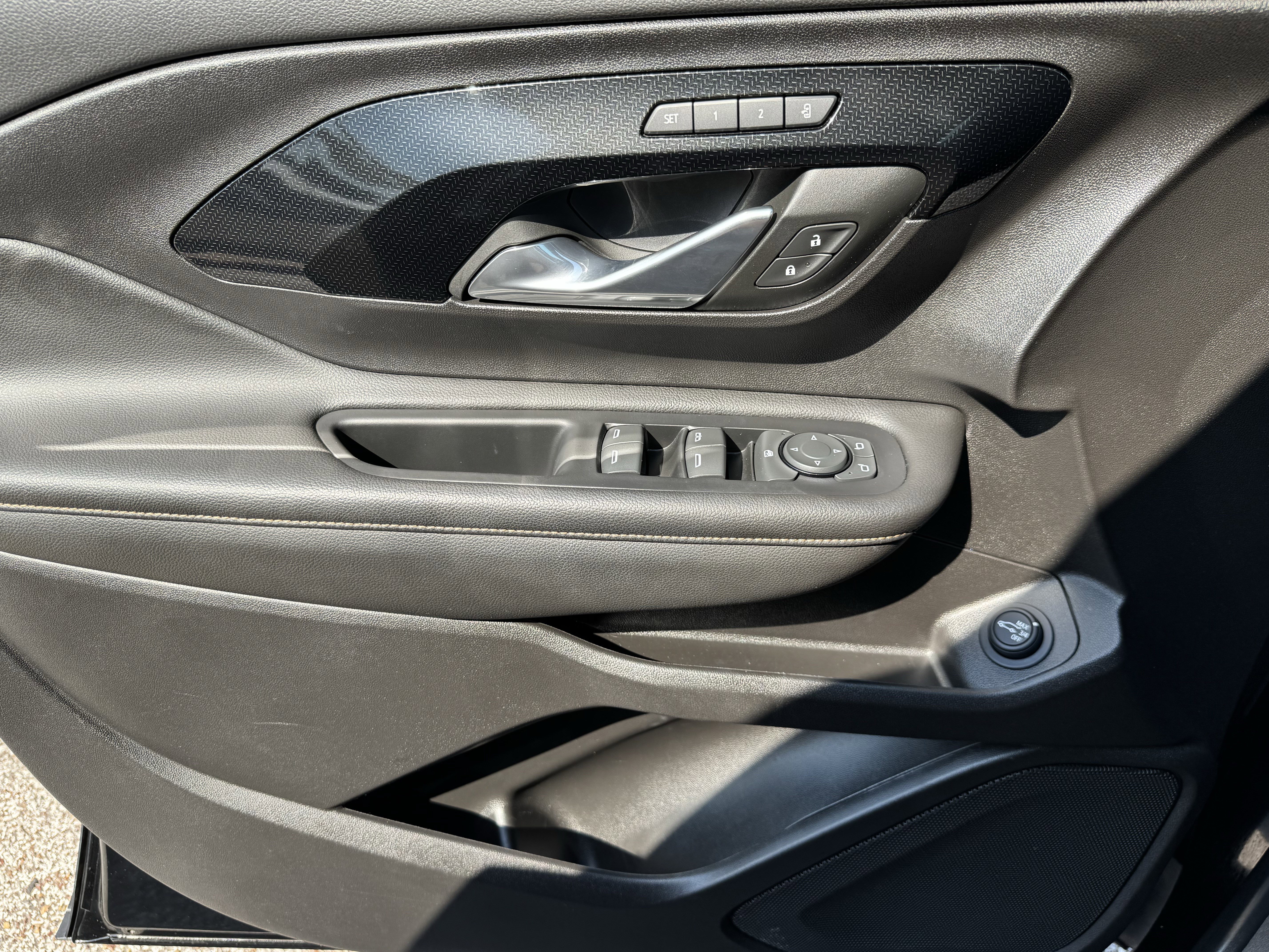 Used 2024 GMC Terrain AT4 image 14