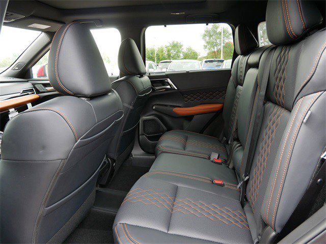 New 2025 Mitsubishi Outlander SEL image 5
