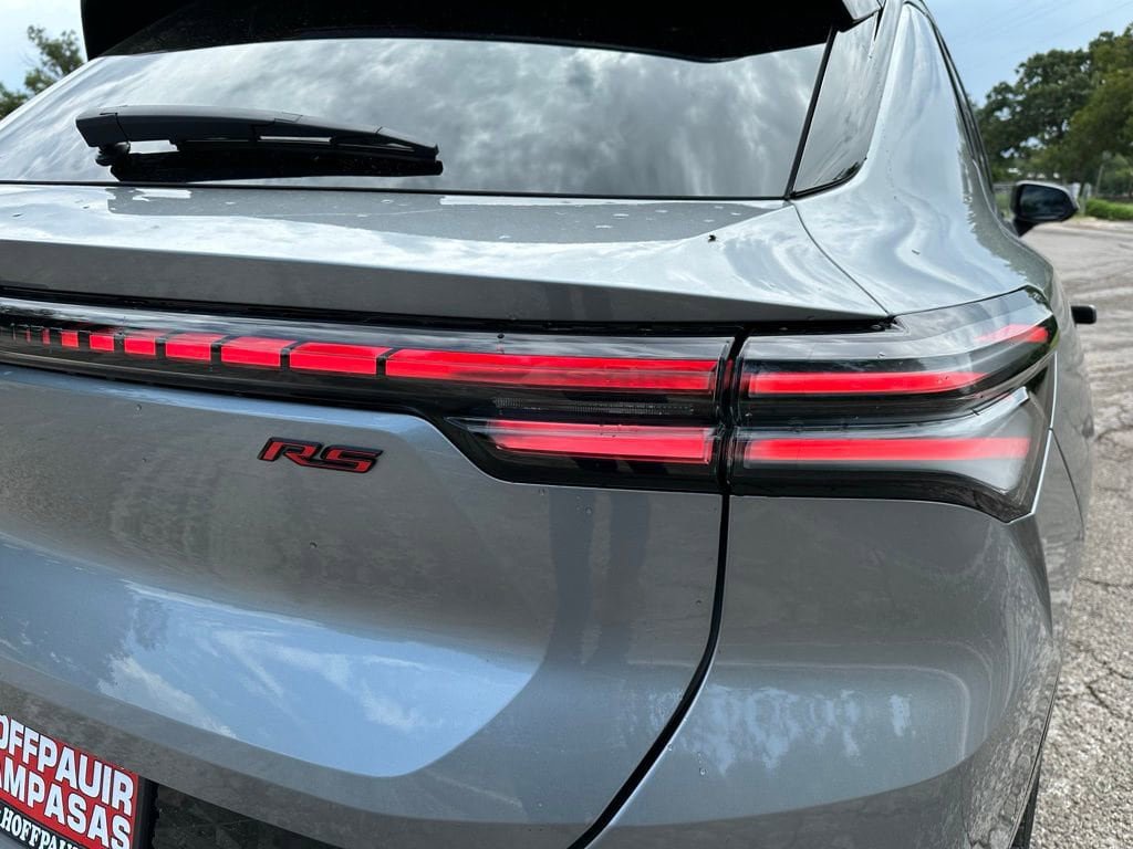 New 2025 Chevrolet Equinox EV RS w/ Convenience Package II FWD image 16
