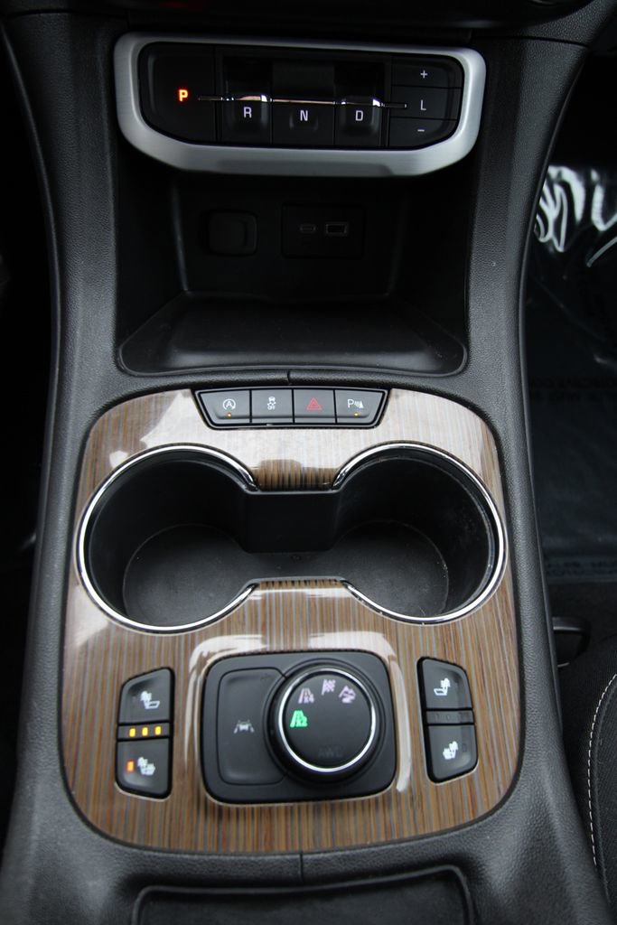 Used 2023 GMC Acadia SLE w/ Driver Convenience Package image 25