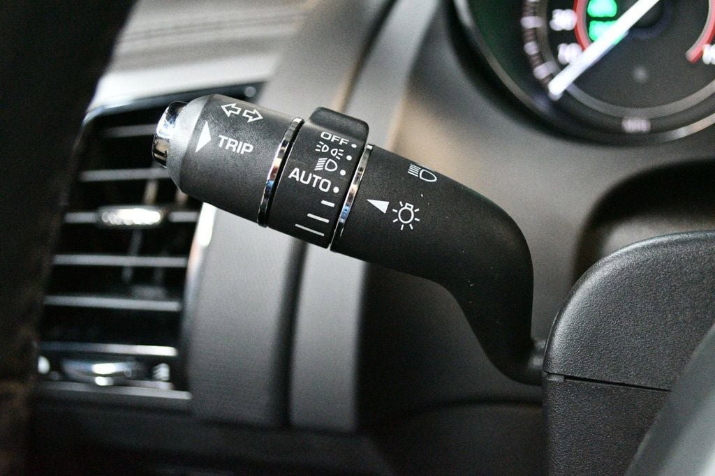 Used 2017 Jaguar F-TYPE Coupe RWD image 49