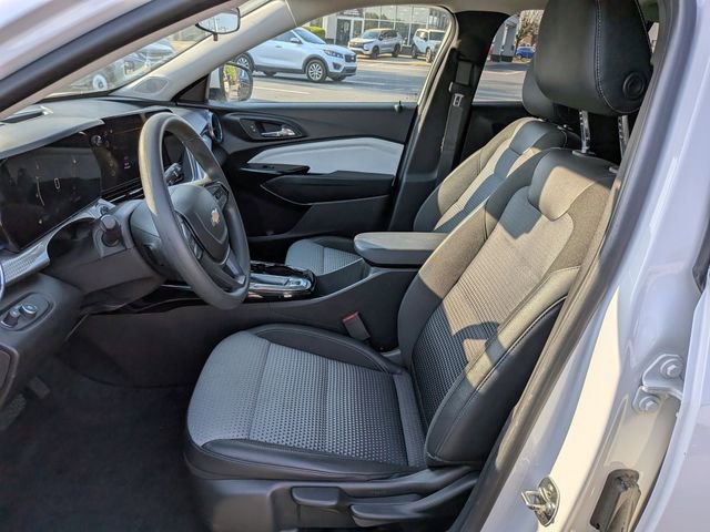 Used 2025 Chevrolet Trax LT image 15