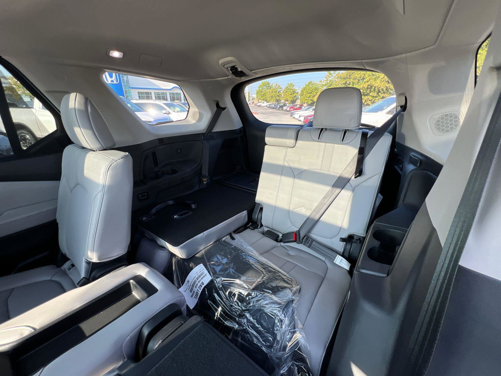 New 2025 Honda Pilot Touring image 34