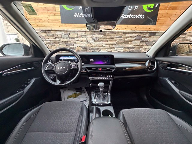 Used 2024 Kia Seltos S AWD/4WD image 11