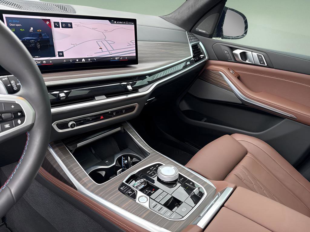 Used 2025 BMW X7 M60i image 22
