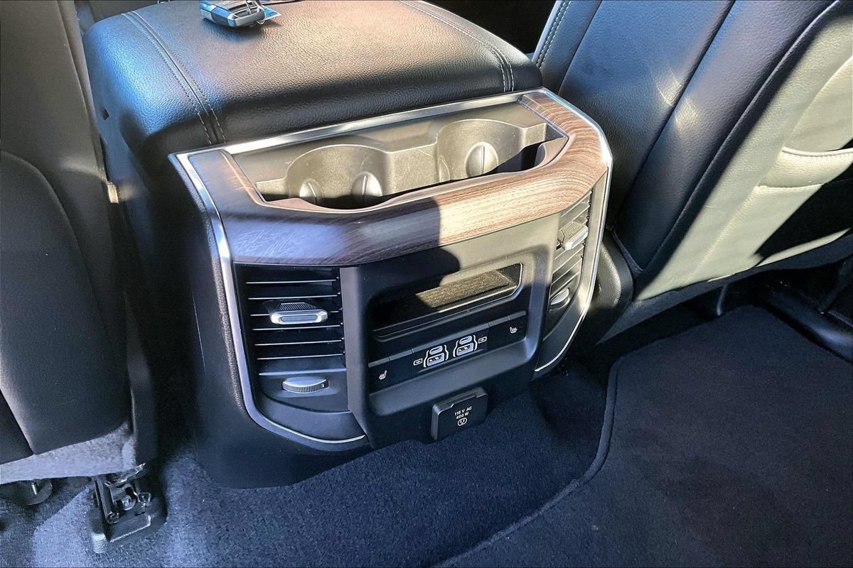 Used 2025 RAM 1500 Laramie AWD/4WD image 11