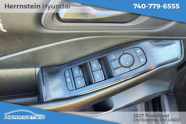 Used 2024 Nissan Rogue S AWD/4WD image 8