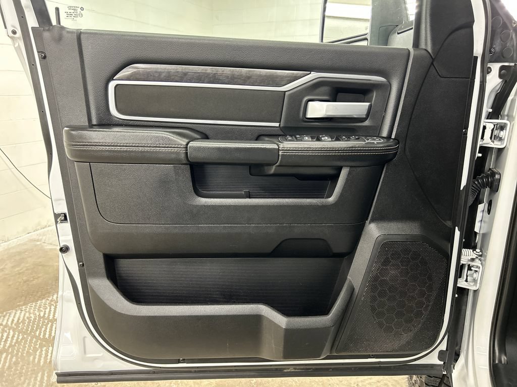 Used 2024 RAM 3500 Big Horn AWD/4WD image 18