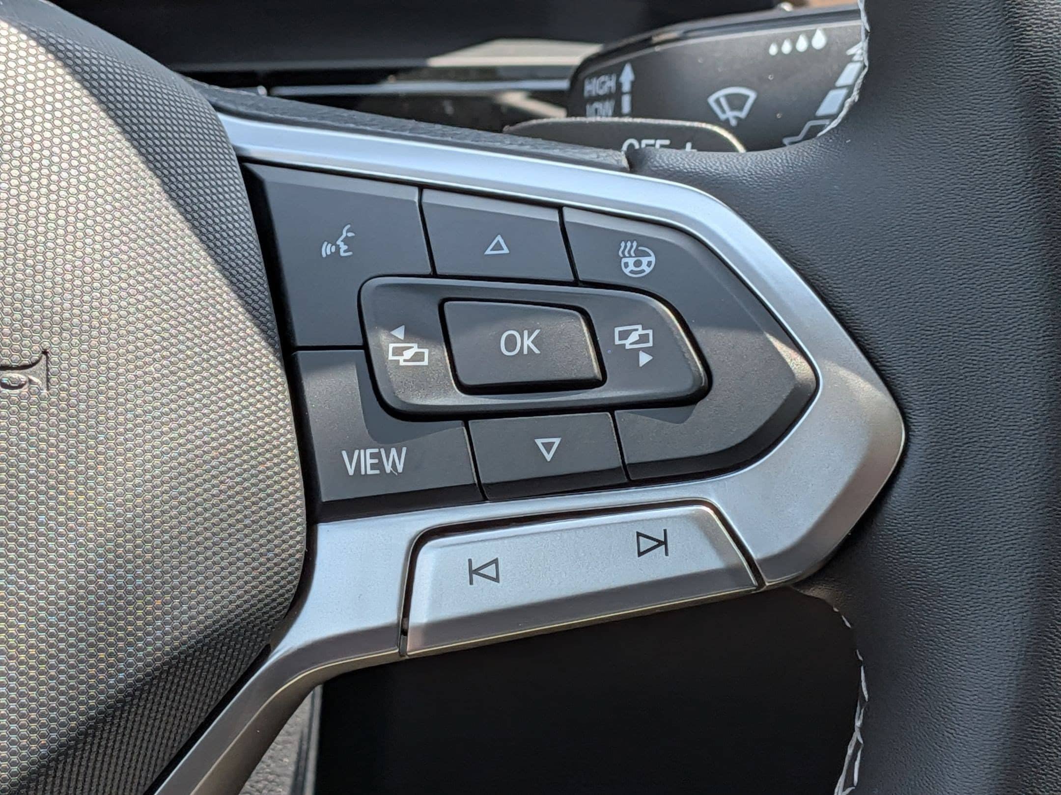 New 2026 Volkswagen Atlas SE FWD image 19