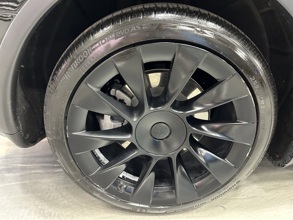 Used 2020 Tesla Model Y Long Range image 21