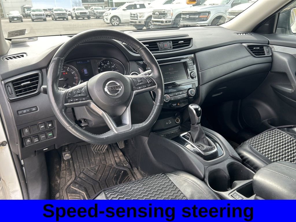 Used 2018 Nissan Rogue SV w/ Premium Package image 11