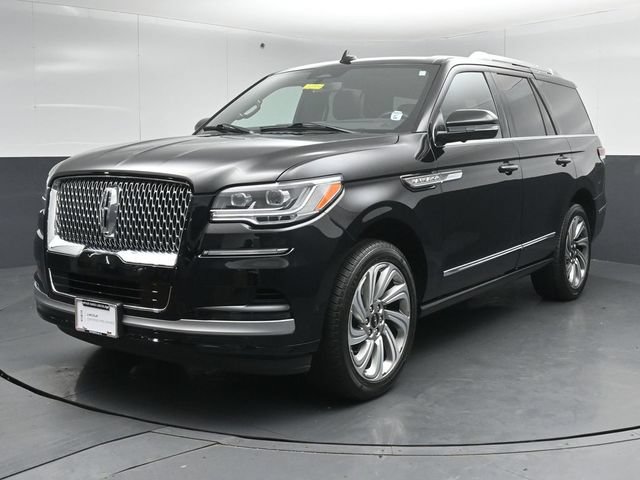 Certified 2023 Lincoln Navigator Reserve AWD/4WD image 3