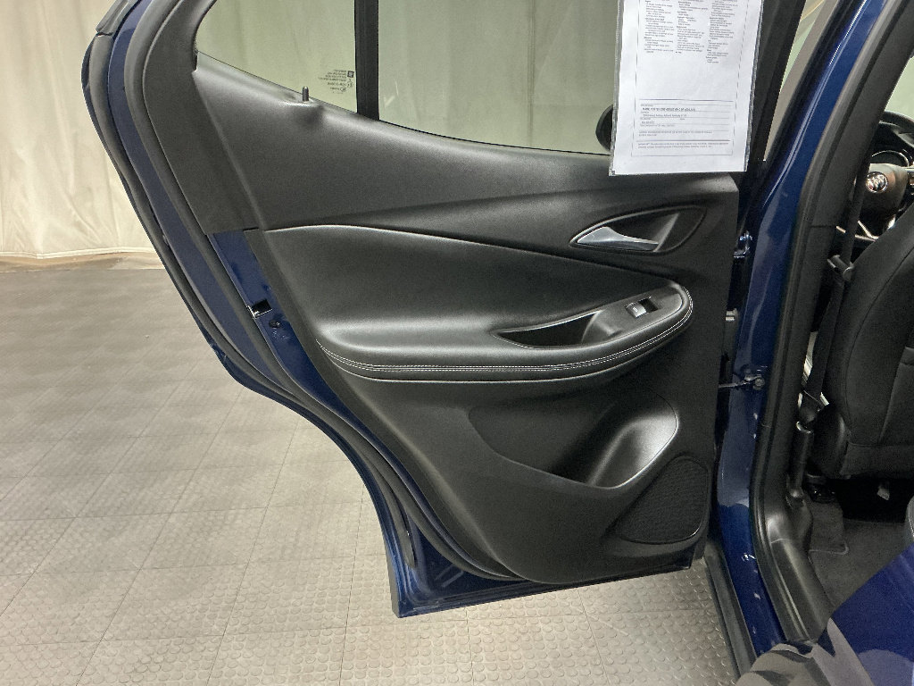 Used 2022 Buick Encore GX Select AWD/4WD image 23
