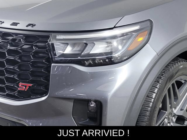 Used 2025 Ford Explorer ST AWD/4WD image 9