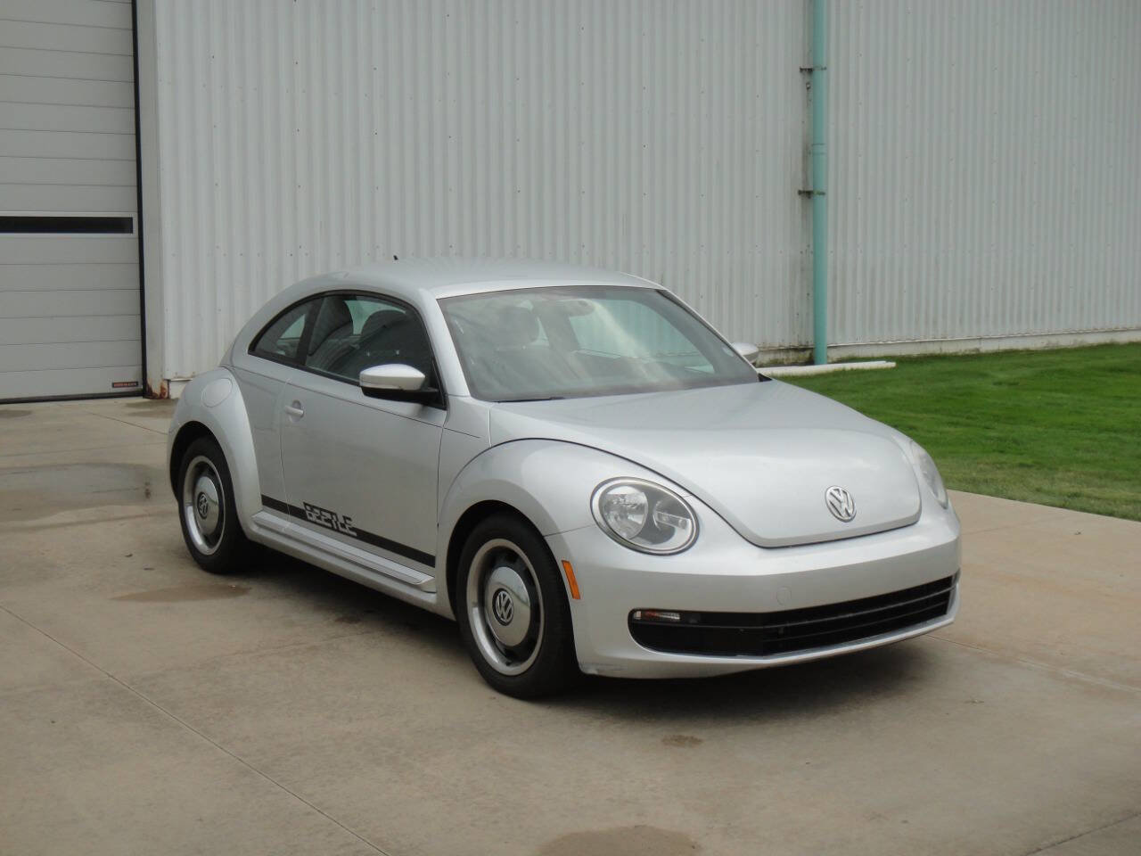 Used 2012 Volkswagen Beetle 2.5 image 4
