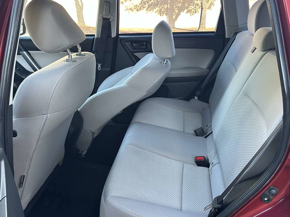 Used 2016 Subaru Forester 2.5i w/ Alloy Wheel Package image 14