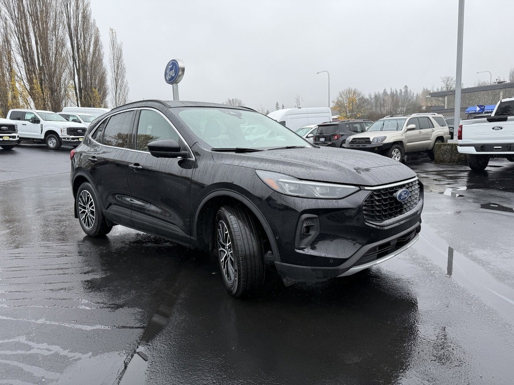 Certified 2023 Ford Escape SE w/ PHEV Premium Package image 3