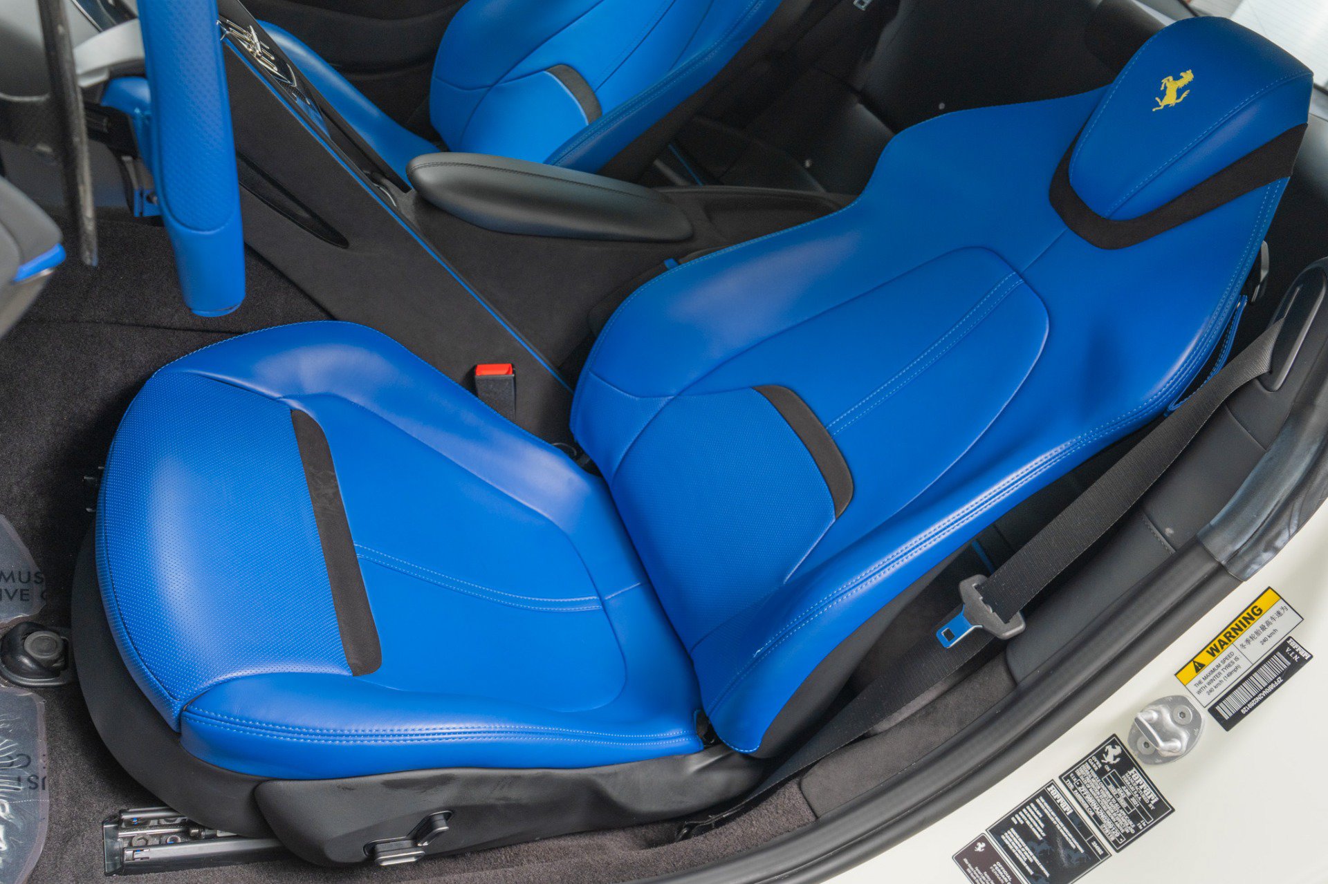 Used 2022 Ferrari Roma RWD image 24
