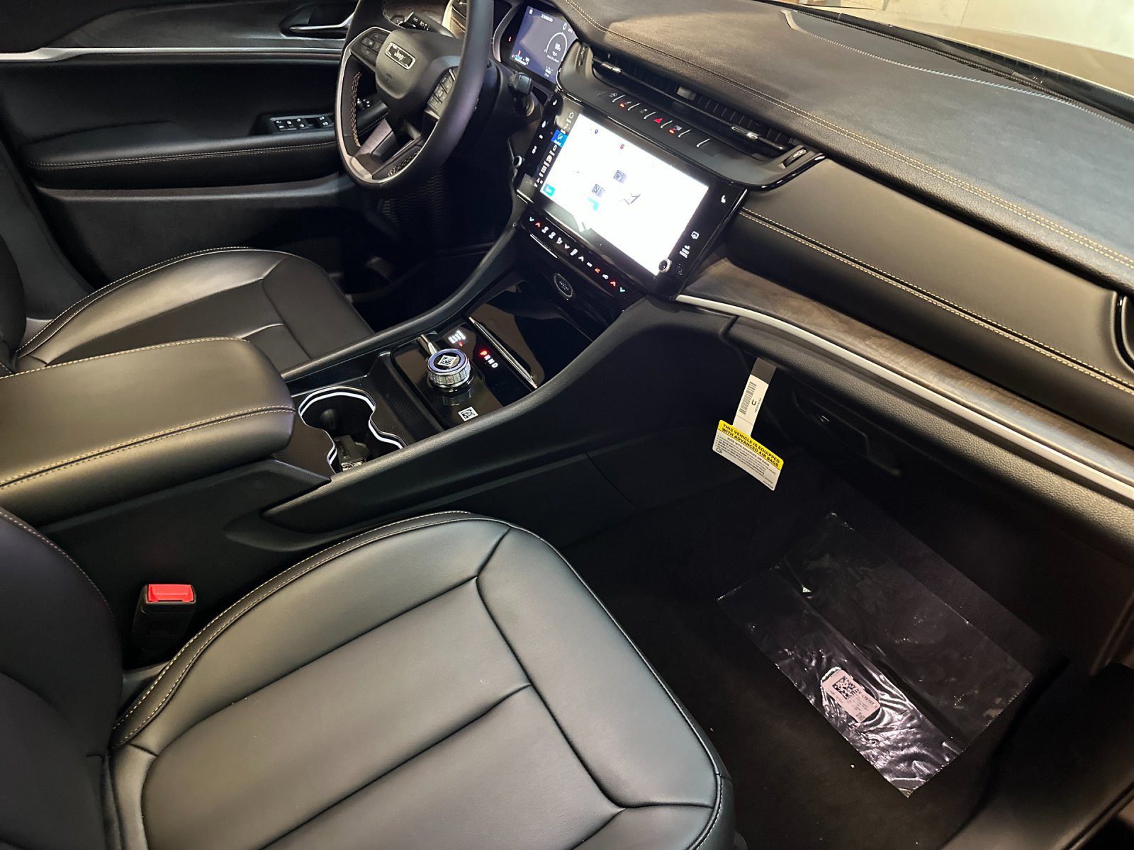 New 2026 Jeep Grand Cherokee Limited AWD/4WD image 15