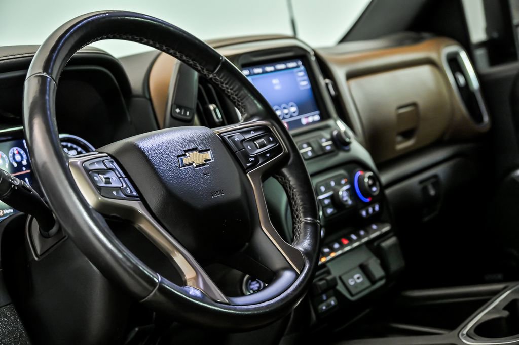 Used 2023 Chevrolet Silverado 3500 High Country image 16