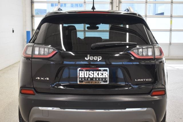 Used 2019 Jeep Cherokee Limited AWD/4WD image 11