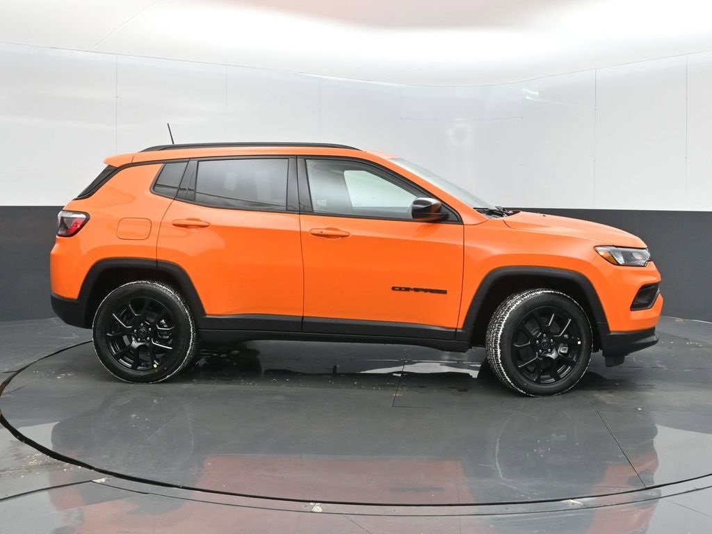 New 2026 Jeep Compass Latitude image 8