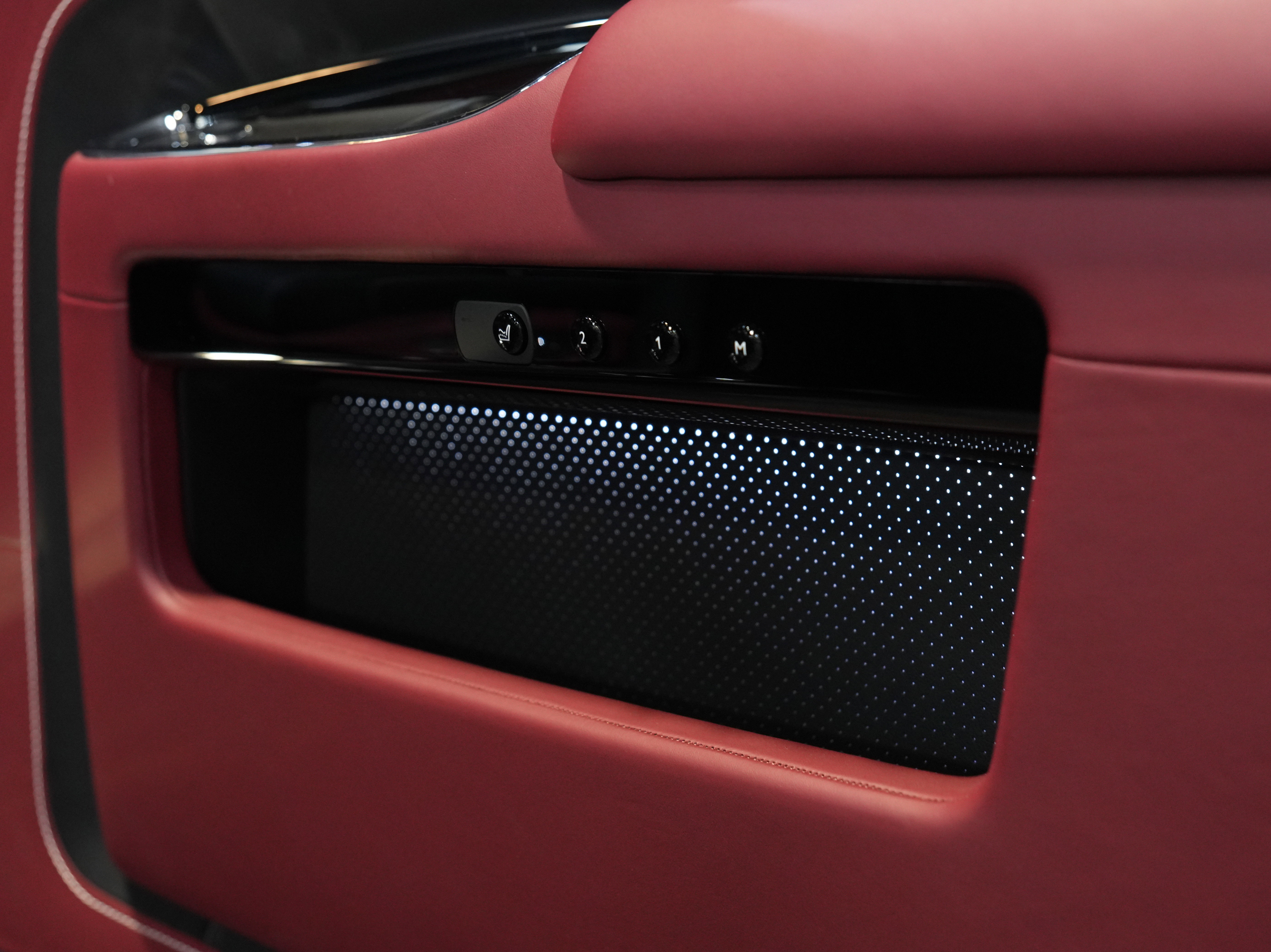 Used 2020 Rolls-Royce Ghost image 32