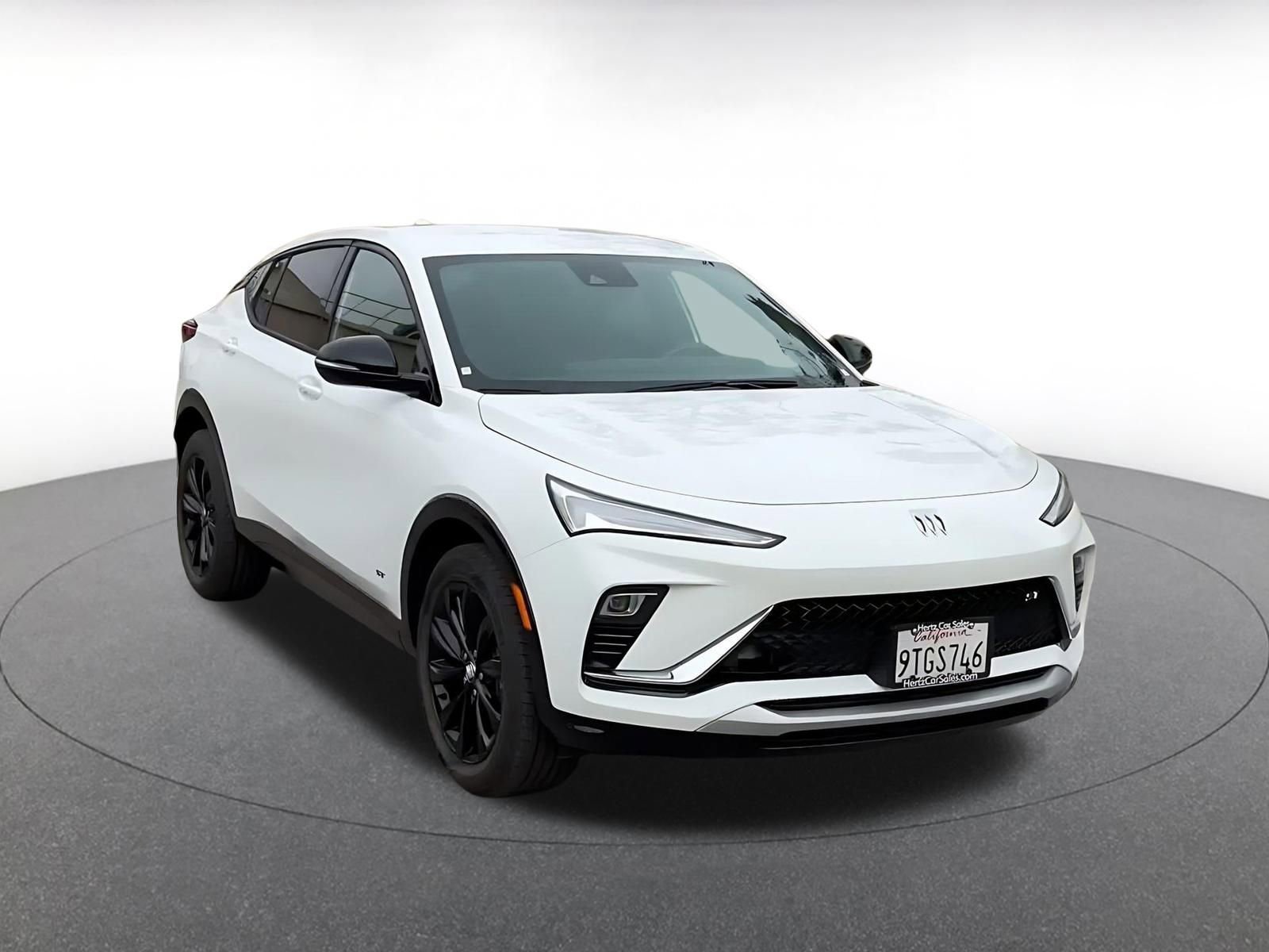 Used 2025 Buick Envista Sport Touring image 3