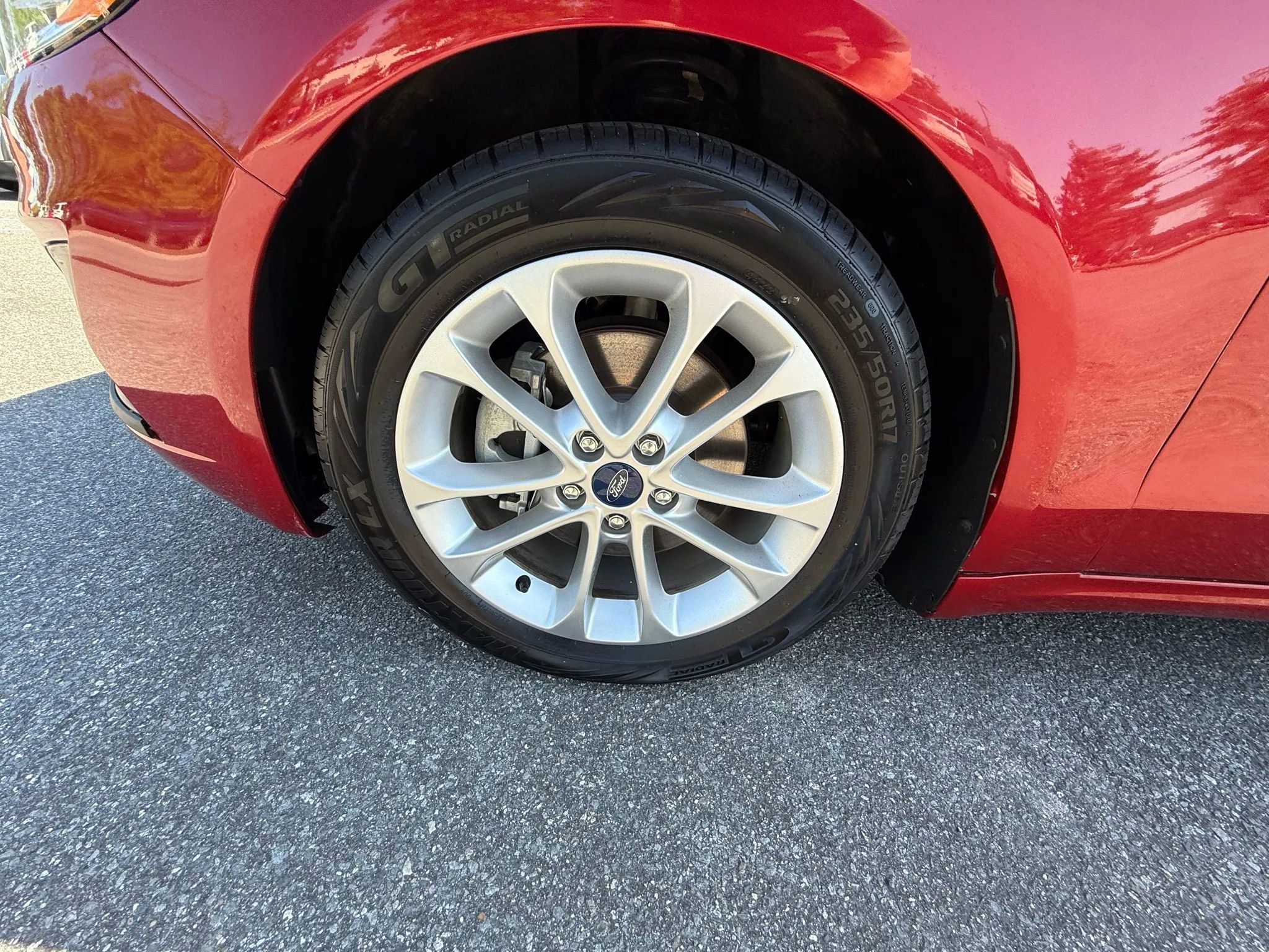 Used 2020 Ford Fusion SE image 11