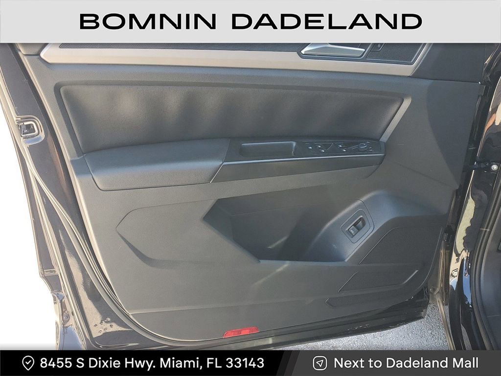 Used 2021 Volkswagen Atlas SE w/ Panoramic Sunroof Package image 16