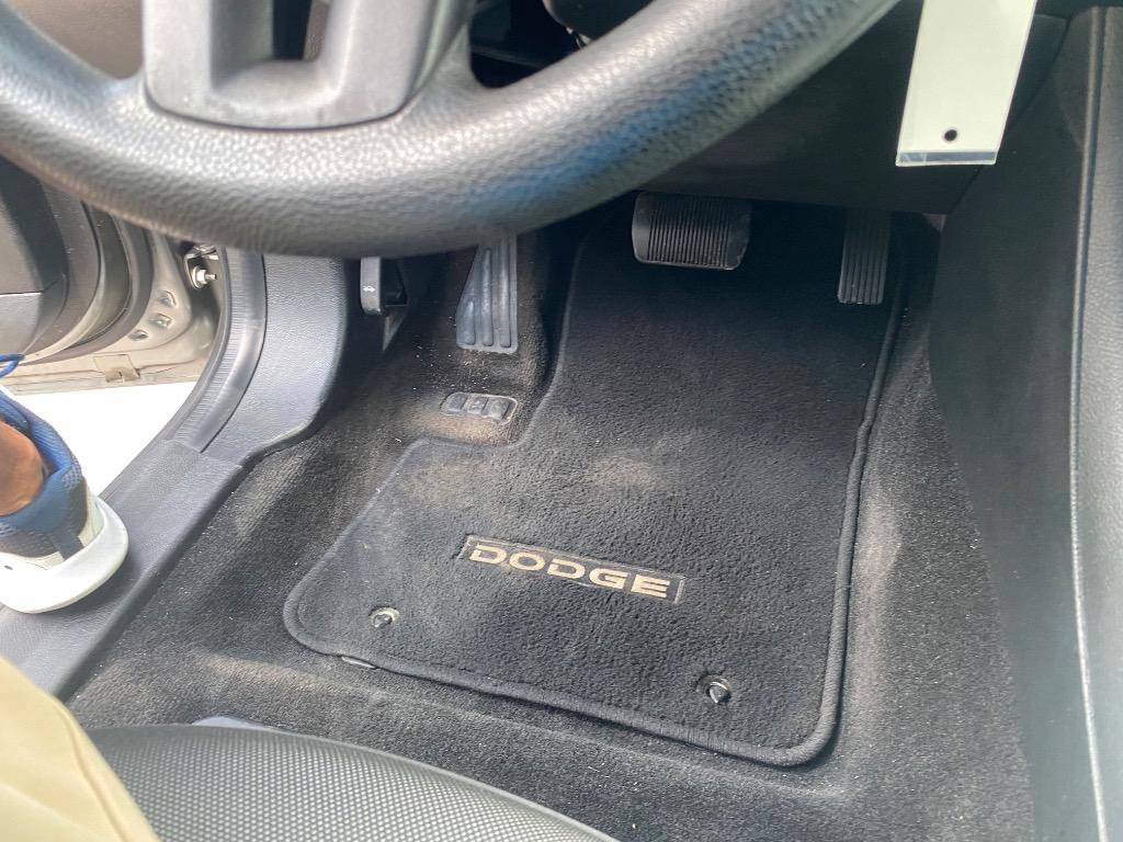 Used 2013 Dodge Avenger SE FWD image 35