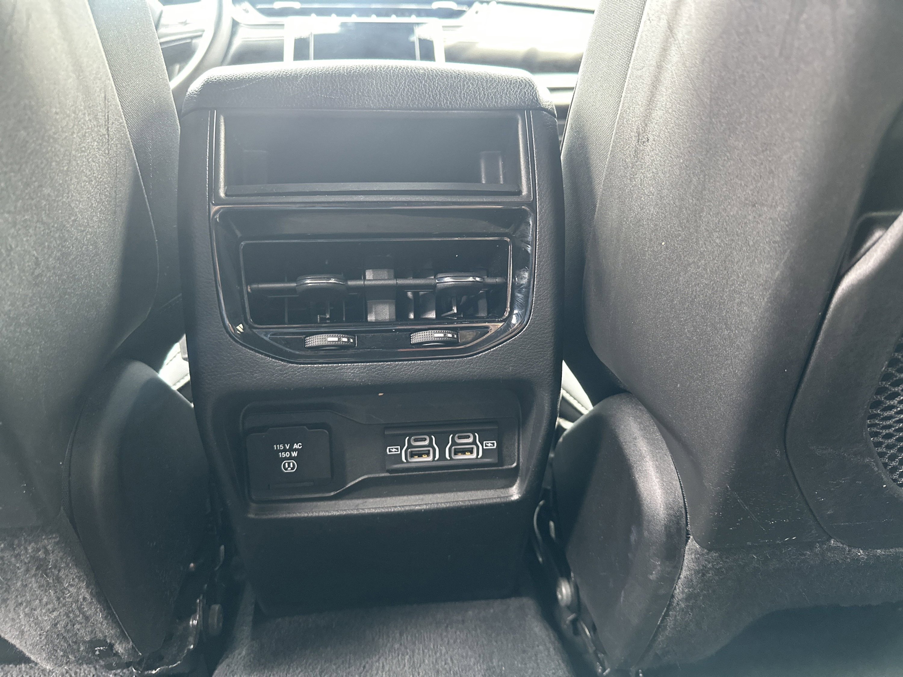 Used 2023 Jeep Grand Cherokee Altitude image 9