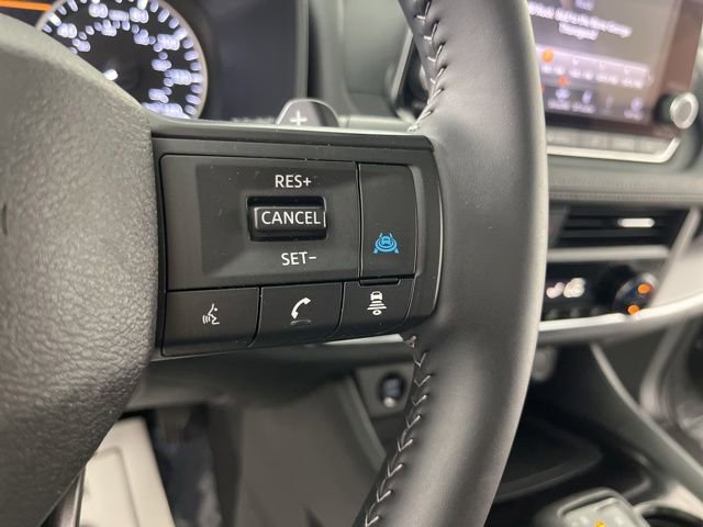 Used 2025 Nissan Rogue SV w/ SV Premium Package FWD image 23