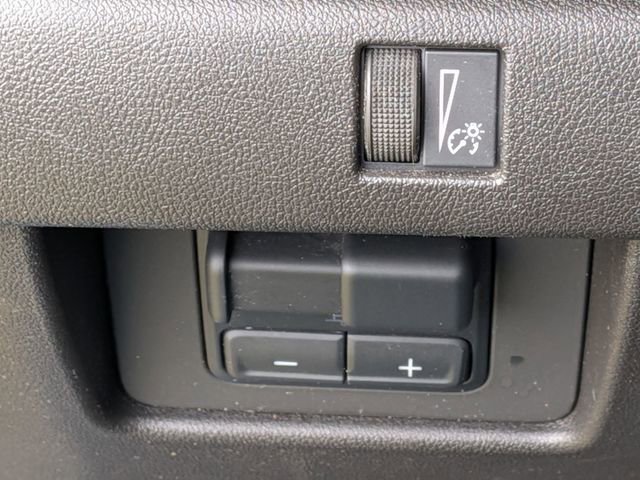 Used 2023 Chevrolet Colorado LT w/ LT Convenience Package II image 18